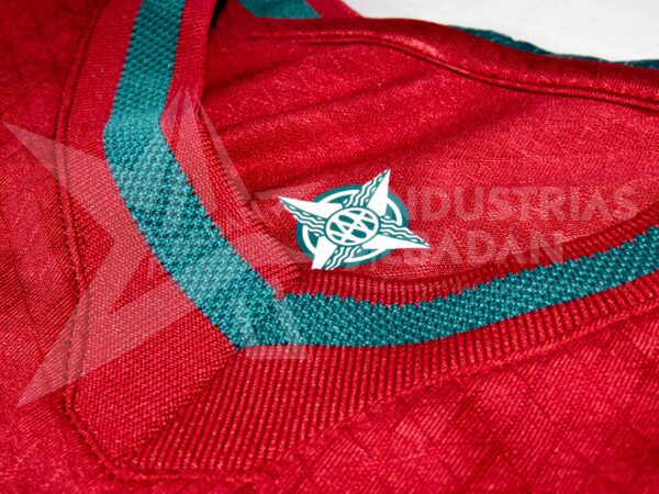 Vista cuello camiseta selección Portugal